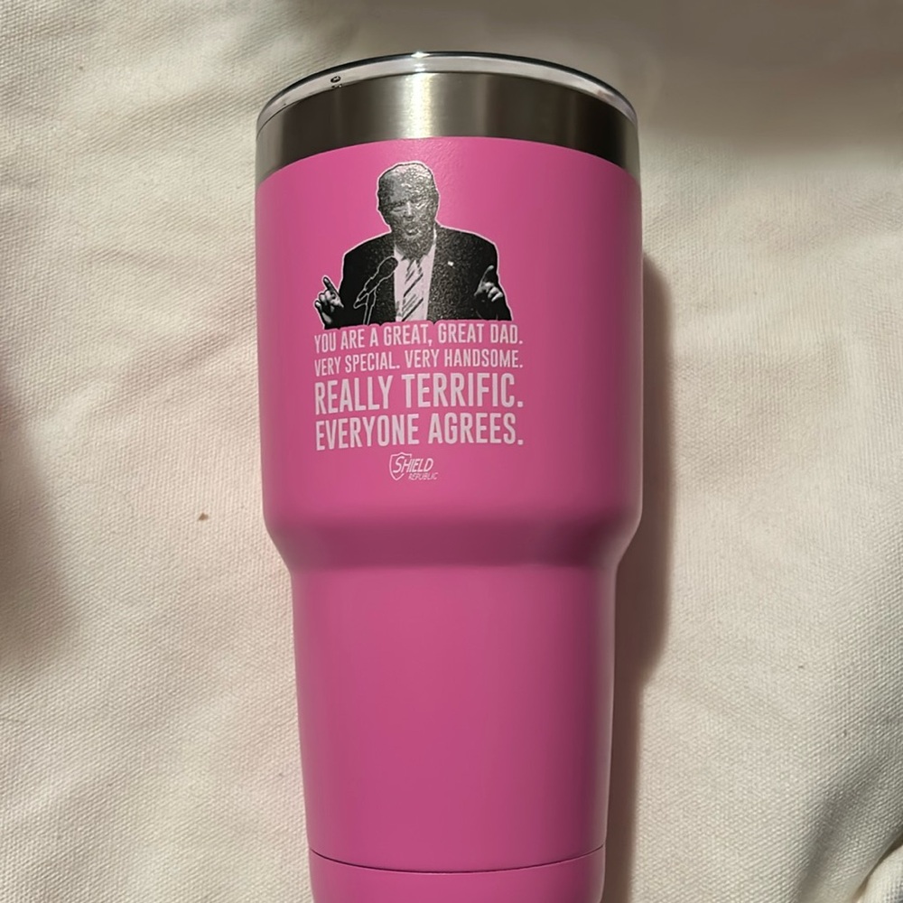 Brand New Polar Camel 30 oz Trump Father’s Day Tumbler in pink A126